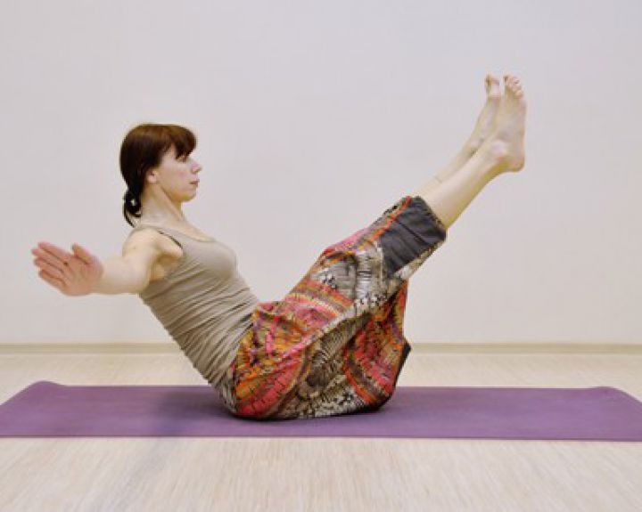 Valties asana (Navasana)