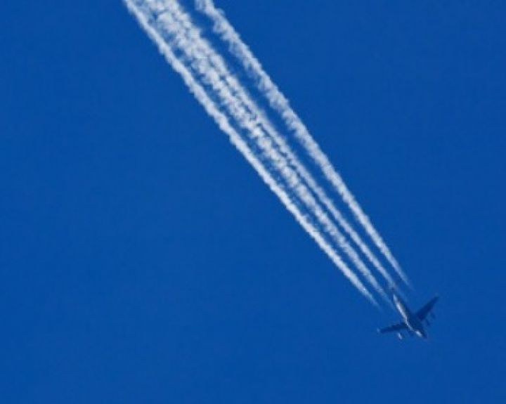 Virš Vilniaus – paslaptingieji „Chemtrail“ lėktuvai?