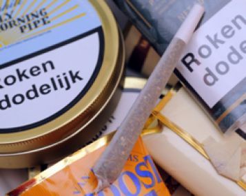 Europos Parlamentas siūlo sugriežtinti reikalavimus tabako gaminiams, bet nedrausti plonųjų cigarečių 