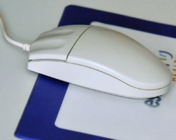 Paauglių internete išplatintos intymios nuotraukos gali sukelti nemalonių pasekmių