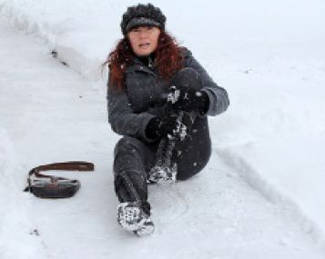 Traumatologai: slydmečiu geriau neiti iš namų  