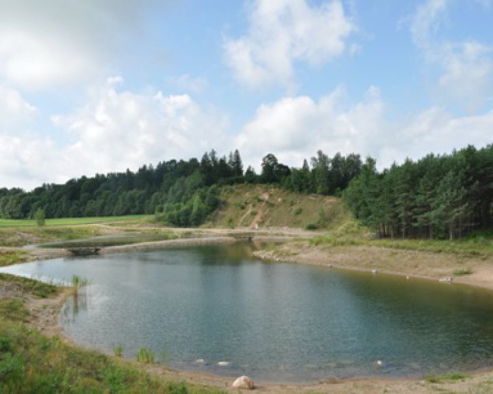 Šalyje prasidėjo maudymosi sezonas: kokių vandens telkinių vengti 