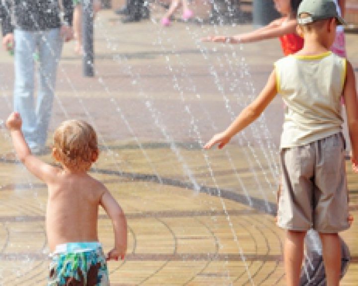 Mokslininkai: vasarą gimusieji yra sveikesni