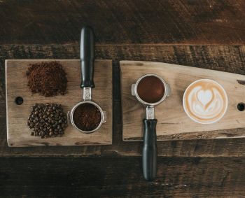Tamsiais rytais geriausiai pažadina kava: kuo ypatingos skirtingos jos rūšys?