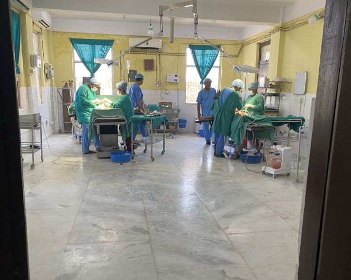 Rezidentų patirtis Nepale: nuo dviejų pacientų vienoje operacinėje iki dalyvavimo vestuvėse