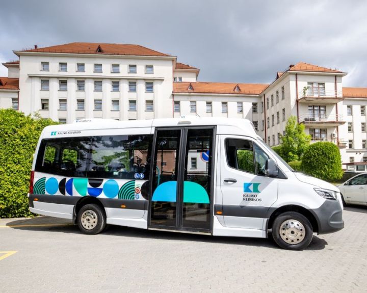 Kauno klinikose – nemokamas elektrinis autobusiukas pacientams ir lankytojams