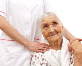 Alzheimeris ar natūrali senatvė: kaip atskirti ankstyvuosius ligos požymius?