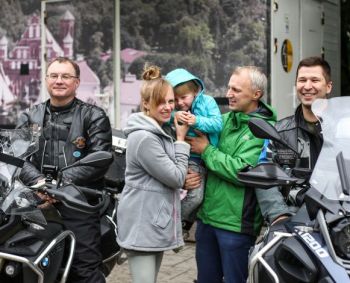 Karių rekordas motociklais – sunkiai sergančiam mažajam Vakariui palaikyti