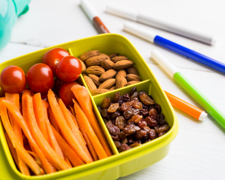 Paprasti triukai, kurie paskatins valgyti sveikiau ir vaikus, ir suaugusius